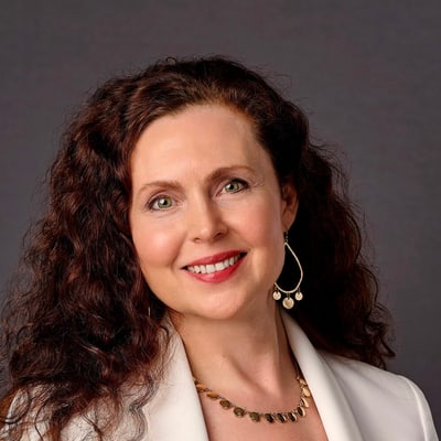 Deanna Minich