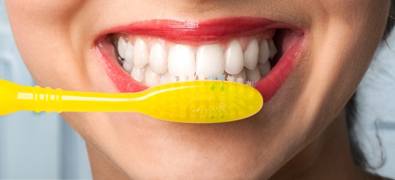 How to Get Super White Teeth at Home: 5 Easy Steps!