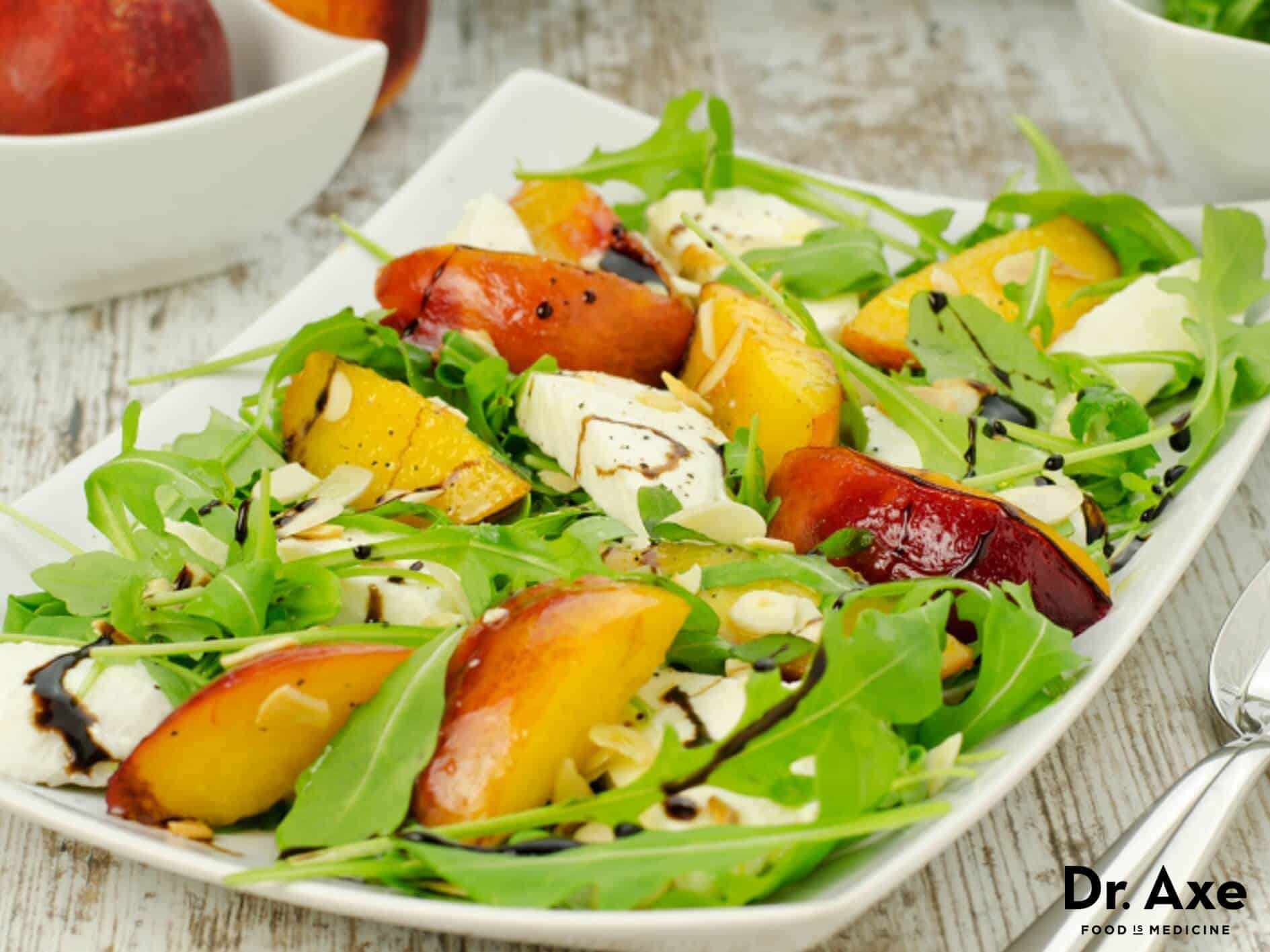 Peach salad recipe with goat cheese - Dr. Axe