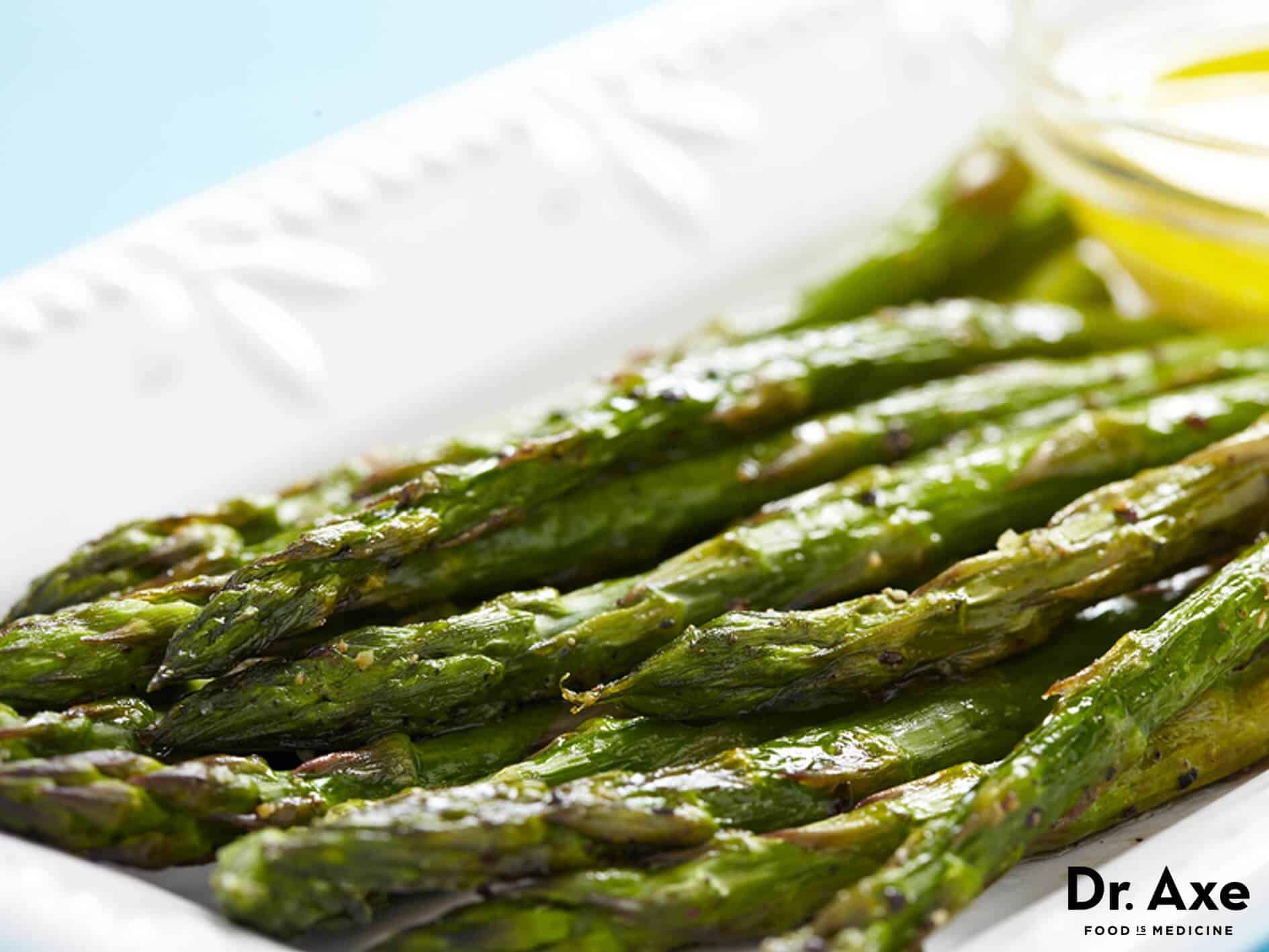 Asparagus tapas with red pepper sauce recipe - Dr. Axe