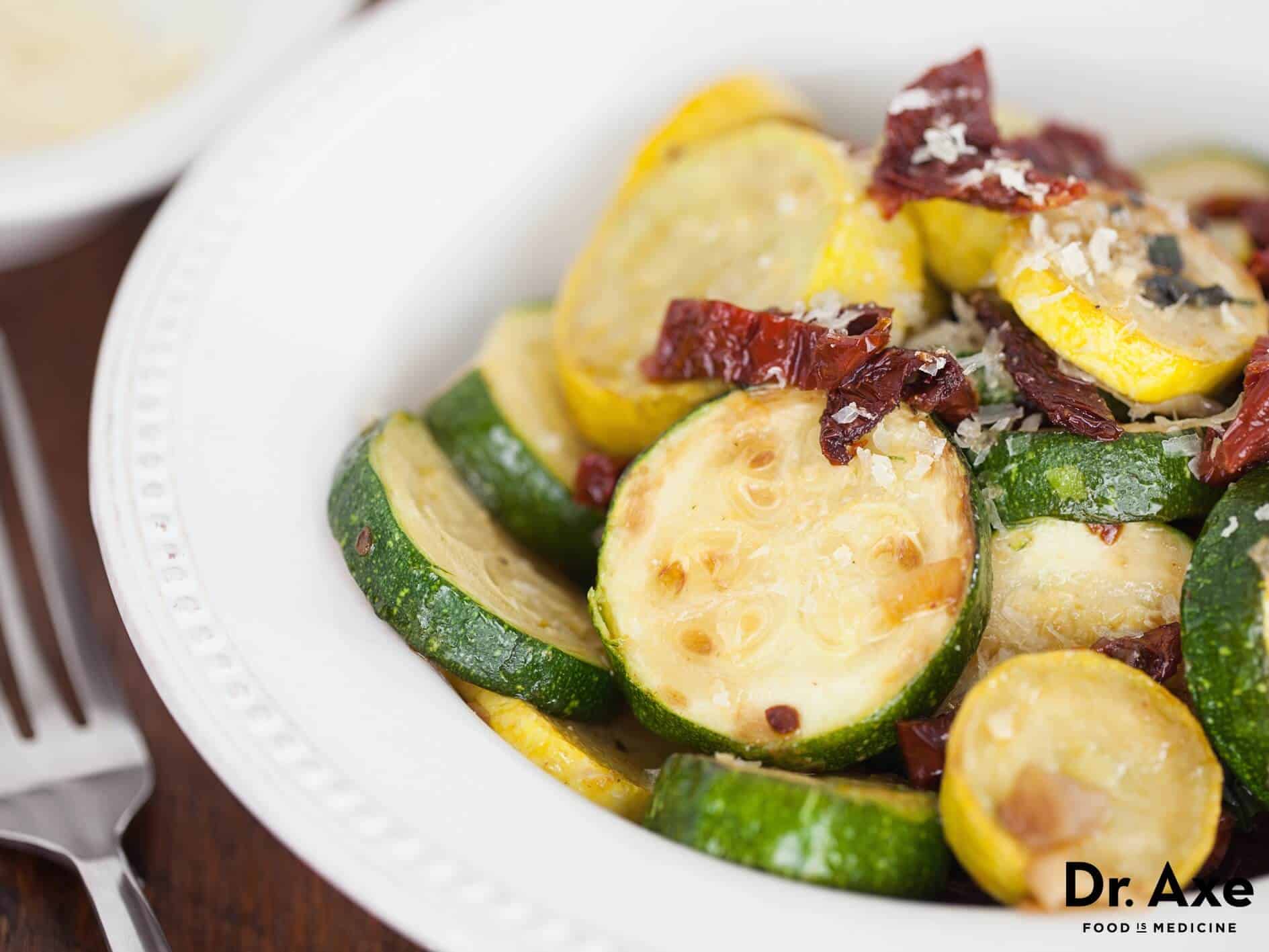 Garden squash with sun-dried tomatoes recipe - Dr. Axe