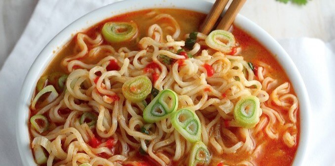 Quick Spicy Sriracha Ramen Noodle Soup