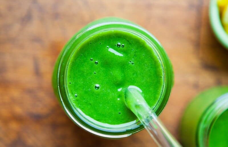 Tropical Kale Smoothie - Detoxinista