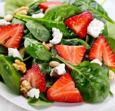 strawberry walnut salad