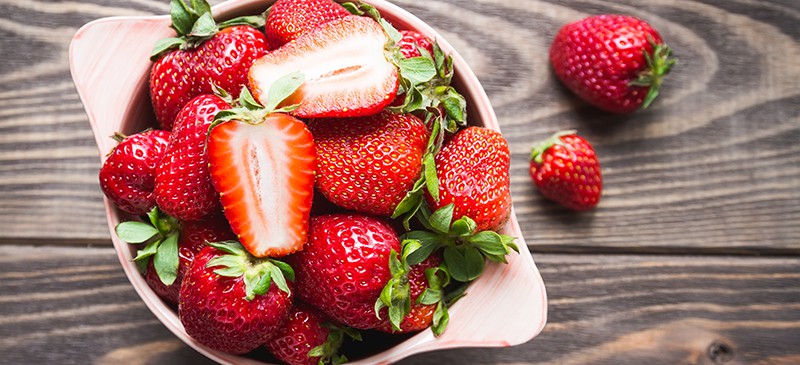 Strawberry Nutrition, Health Benefits and Recipes - Dr. axe