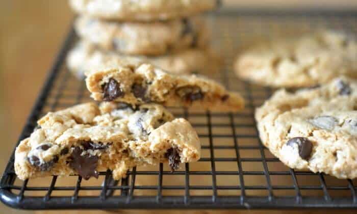 Flourless Cashew Butter Chocolate Chip Cookies