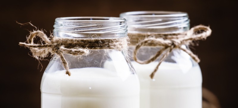 Goat Milk Benefits, Nutrition, Types and How to Use - Dr. Axe