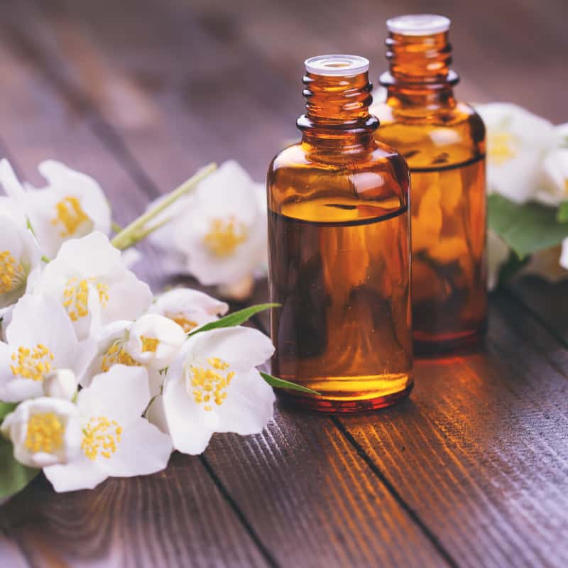 Jasmine Oil Benefits For Hair - DIY Recipes & How To Use