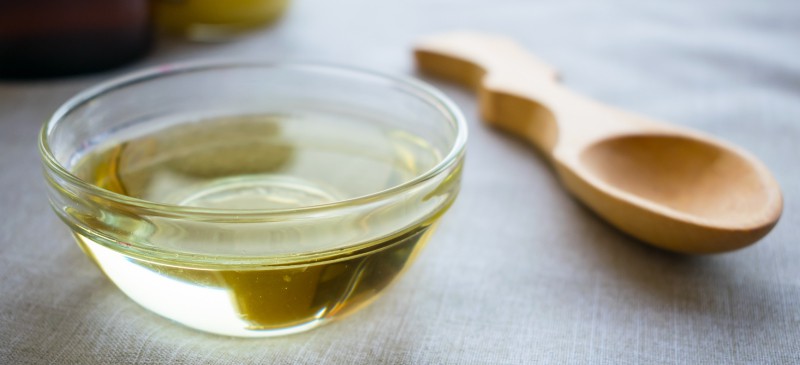 6 Health Benefits of MCT Oil, Including for Weight Loss