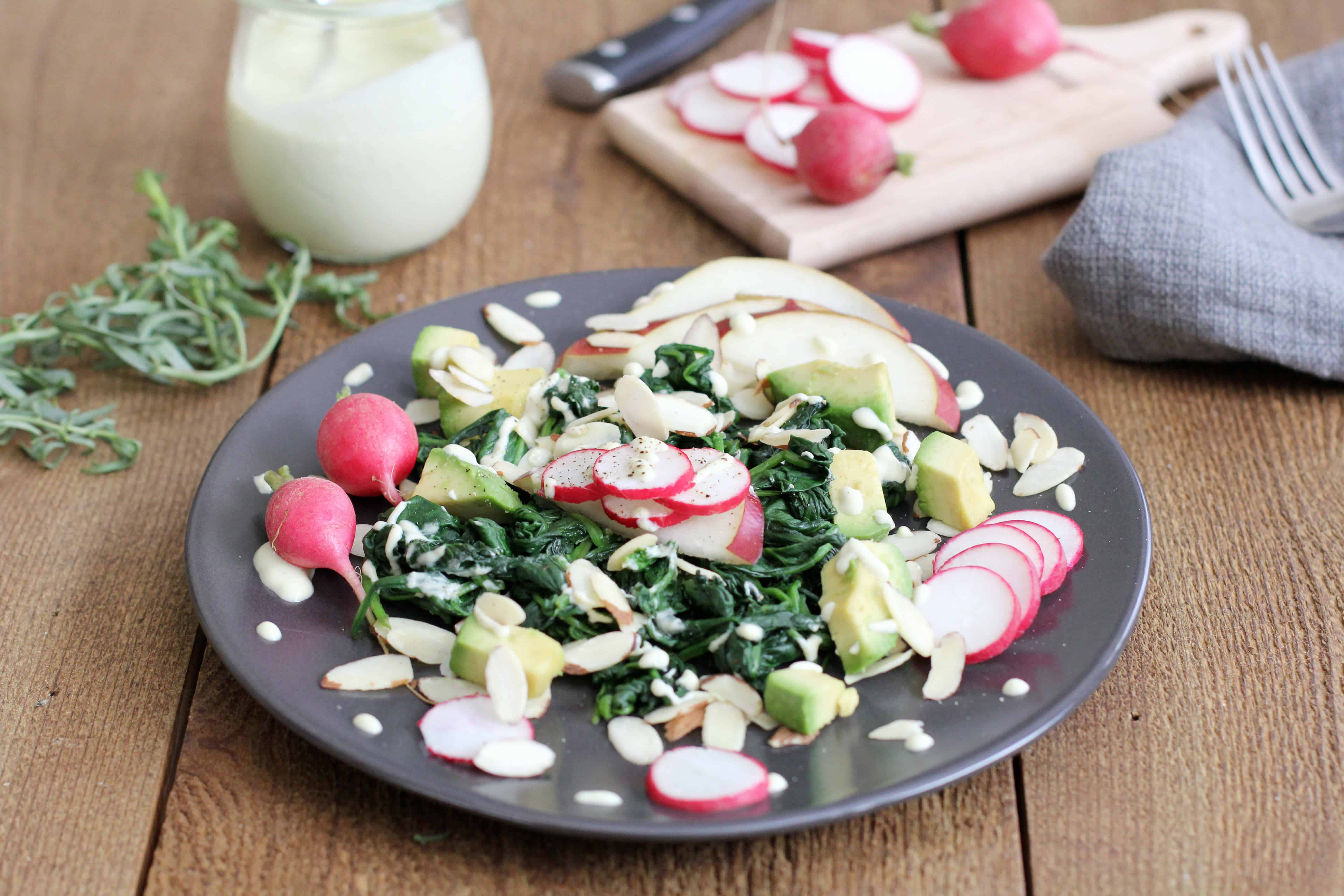 Pear salad recipe with sautéed spinach - Dr. Axe