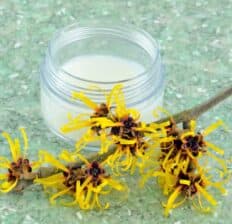 Homemade morning eye solution with witch hazel