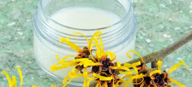 Homemade morning eye solution with witch hazel