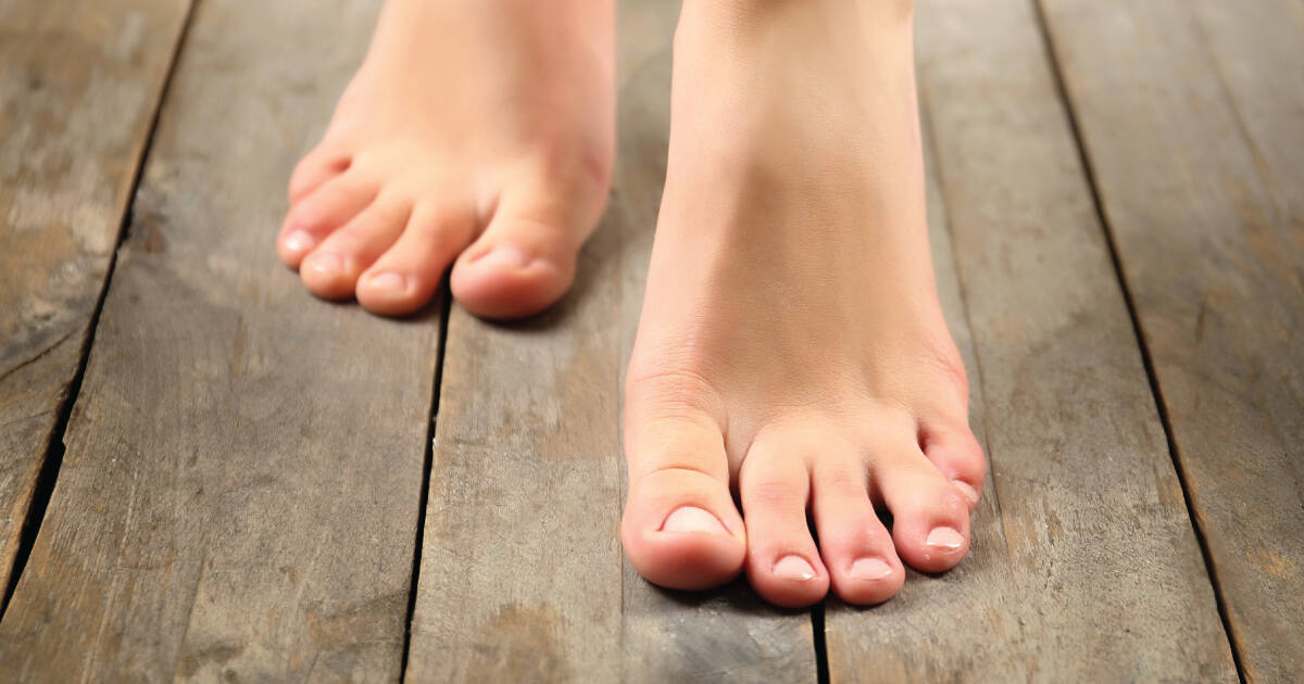 How to Get Rid of an Ingrown Toenail: Removal and Remedies - Dr. Axe