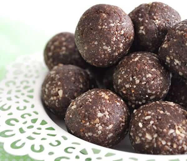 Healthy Chocolate and Coconut Bliss Balls