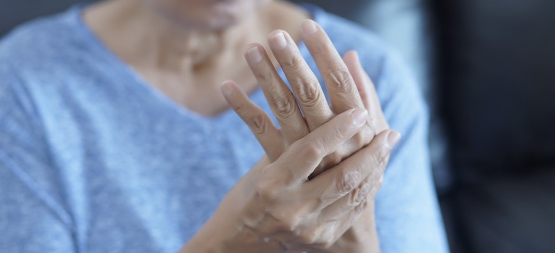 Rheumatoid arthritis symptoms - Dr. Axe