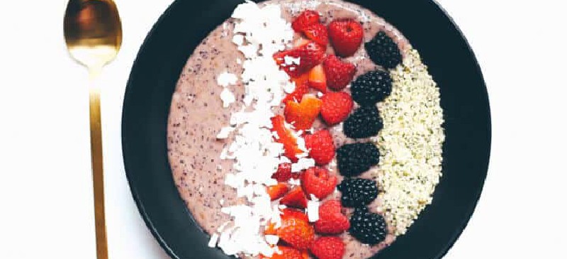 Chia seed smoothie bowl