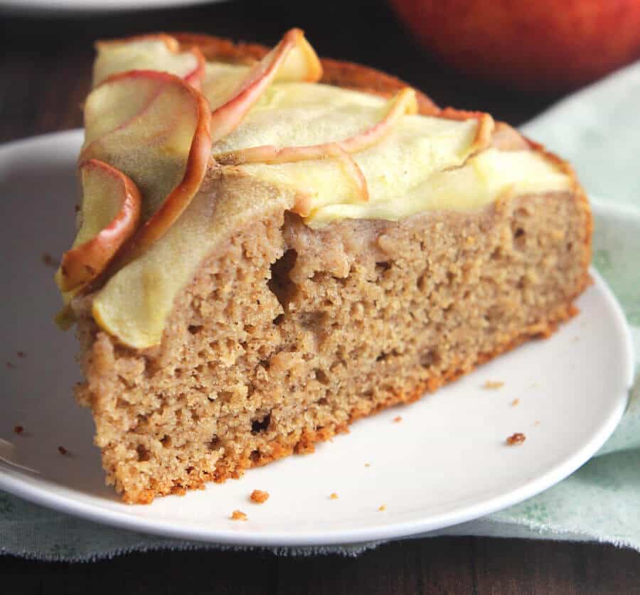 Simple Cinnamon Apple Cake