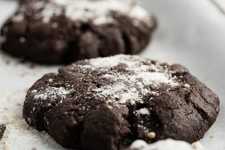 Chocolate crinkle cookies recipe - Dr. Axe
