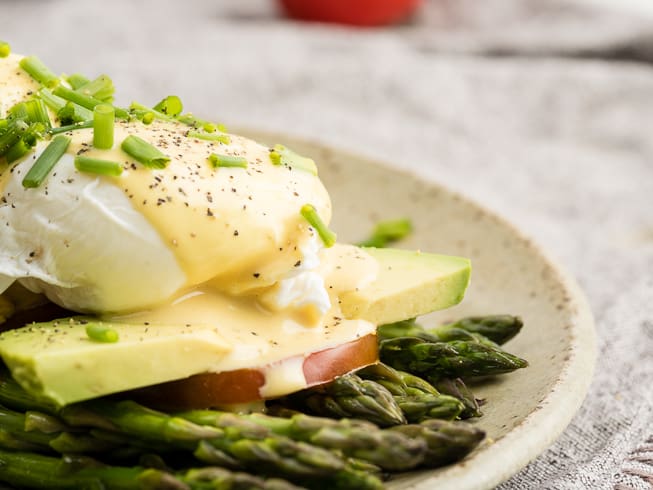 Island Style Hollandaise Sauce with Eggs Benedict Recipe Recipe - Da Vine  Hawaii