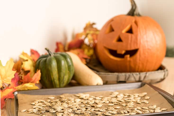 How to carve a pumpkin: roasted pumpkin seeds - Dr. Axe