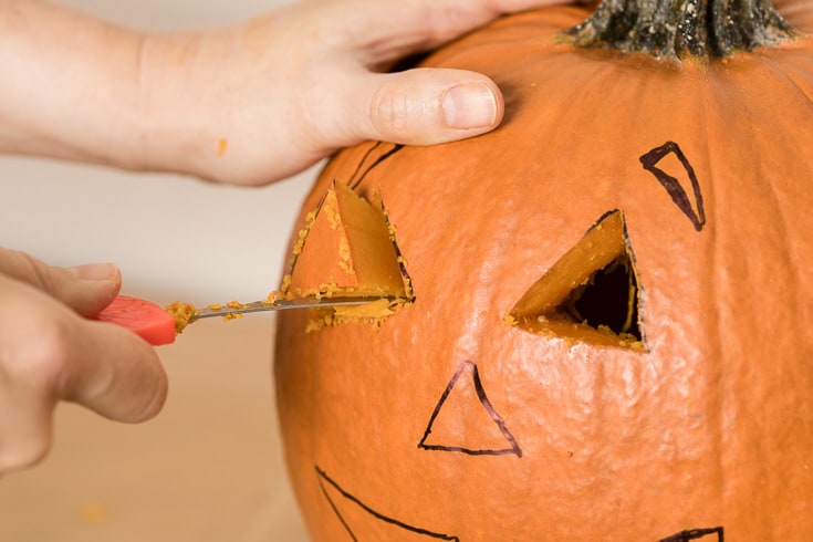 How to carve a pumpkin steps: carving the design