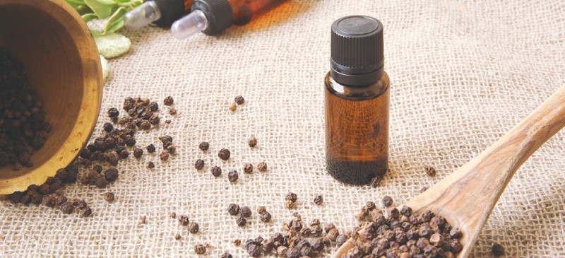 Black pepper essential oil - Dr. Axe