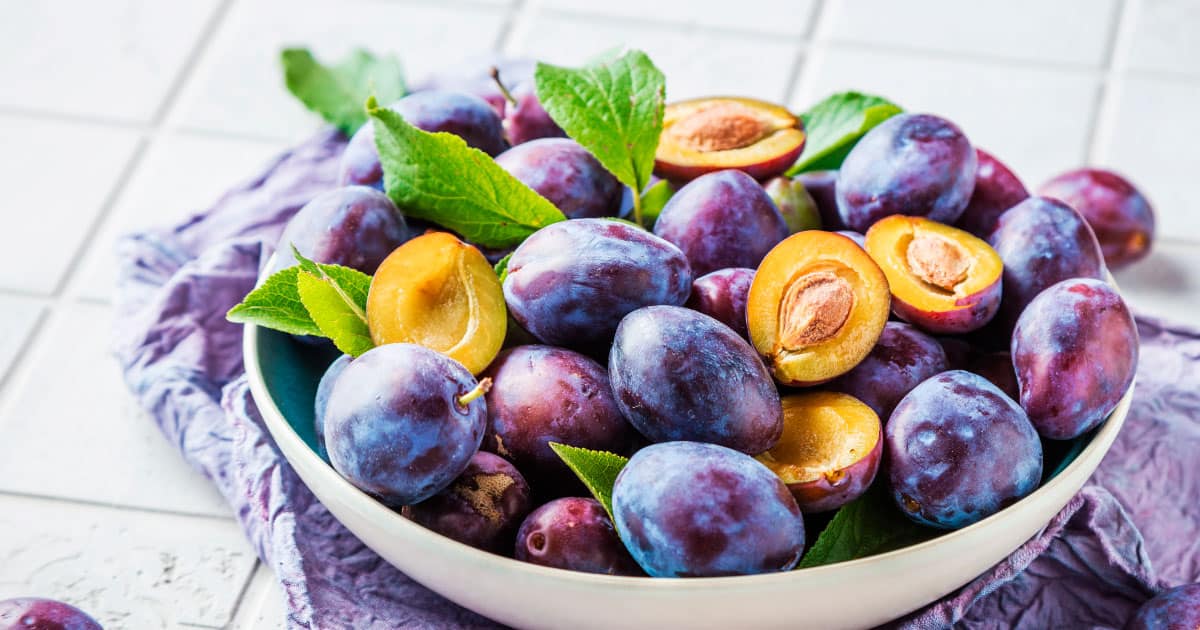 Plum Benefits, Nutrition, Recipes, Side Effects and More - Dr. Axe