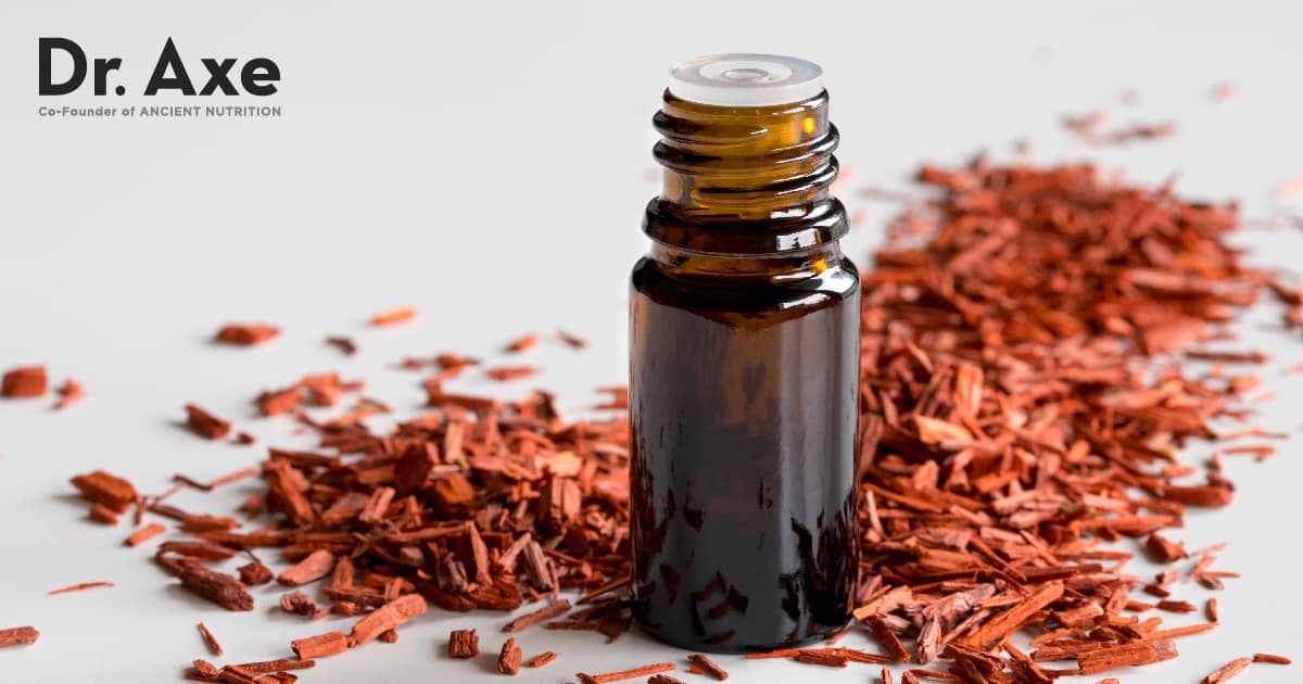 risico pantoffel vergeven Sandalwood Essential Oil Benefits and Uses - Dr. Axe