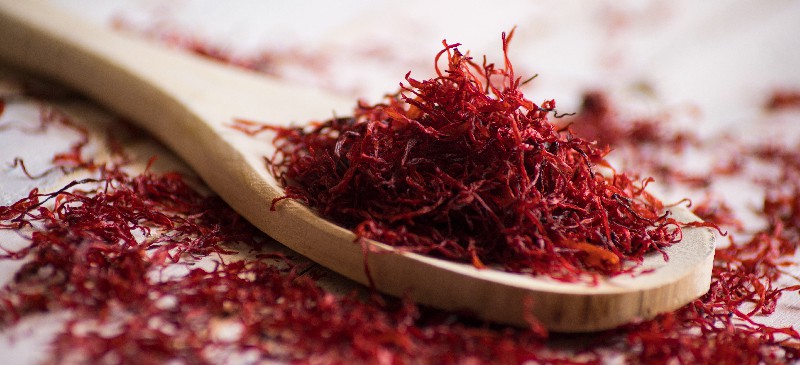 Saffron Benefits, Nutrition, Side Effects and How to Use It - Dr. Axe