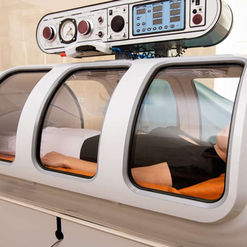 Hyperbaric Oxygen Therapy Benefits, Risks and Side Effects - Dr. Axe