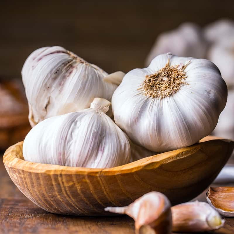 Garlic Benefits, Uses, Nutrition and Interactions - Dr. Axe
