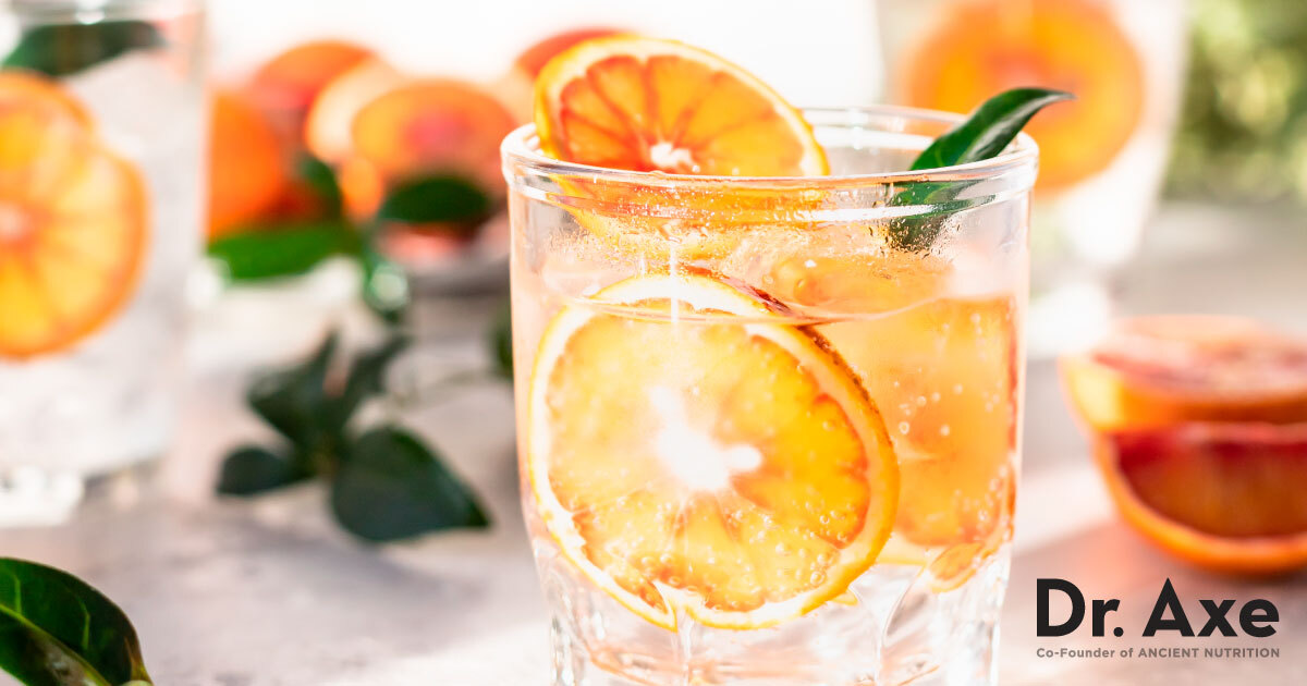 COCKTAIL SPRITZ WITH DEHYDRATED FRUIT & VEG