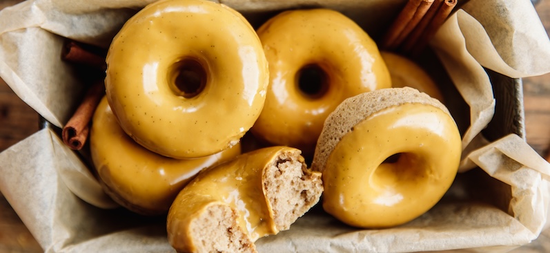 Vanilla cinnamon protein donuts